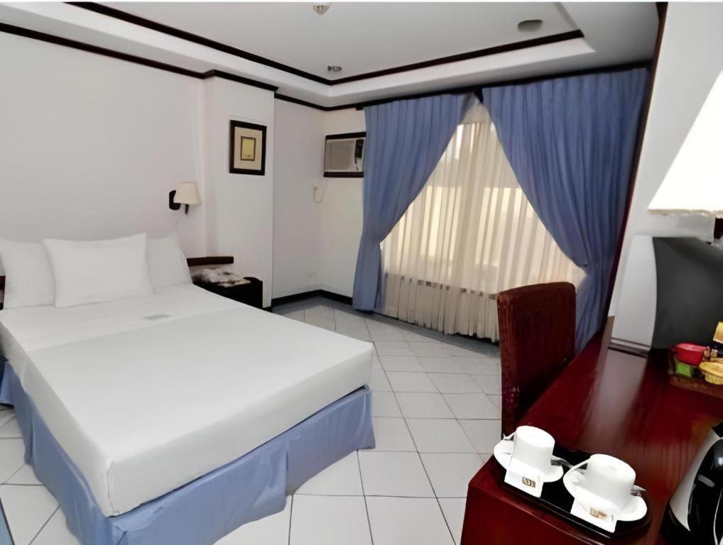 Soledad Suites Panglao Esterno foto