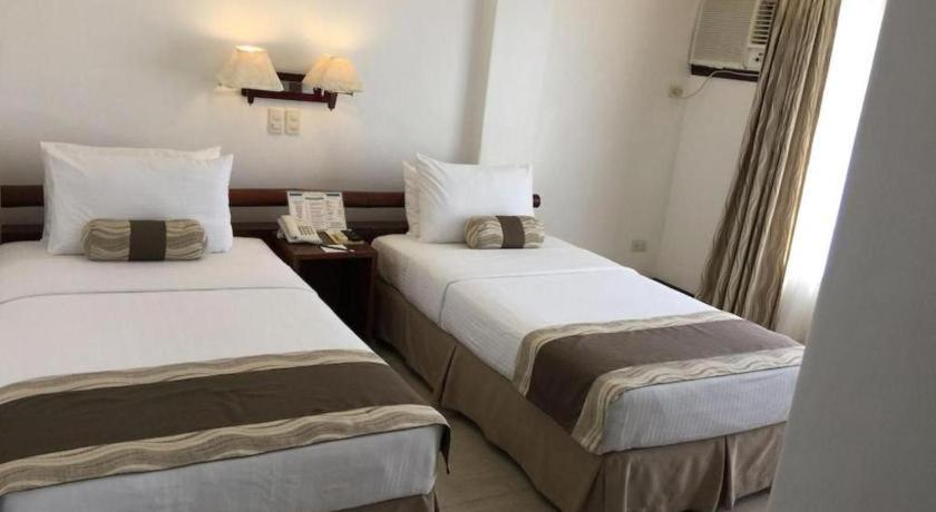 Soledad Suites Panglao Esterno foto