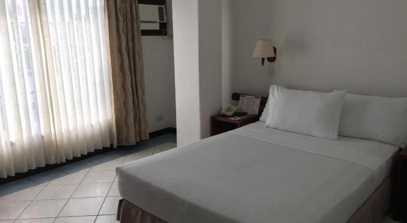 Soledad Suites Panglao Esterno foto