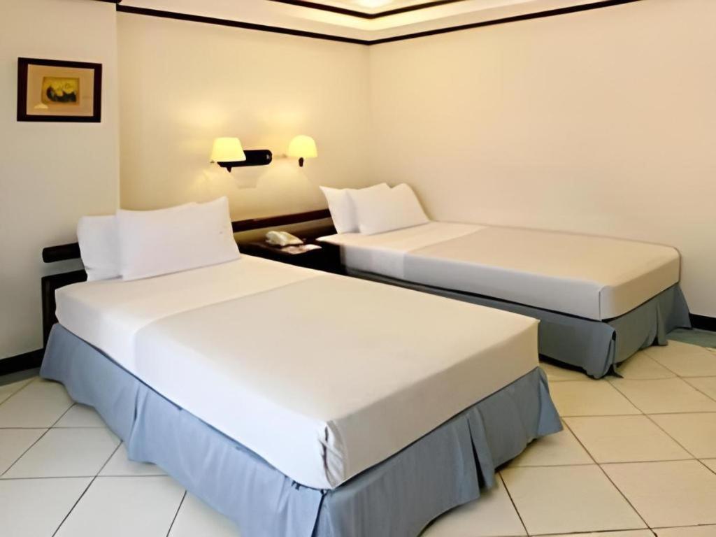 Soledad Suites Panglao Esterno foto