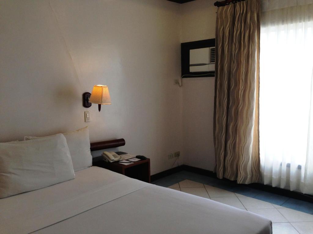 Soledad Suites Panglao Esterno foto